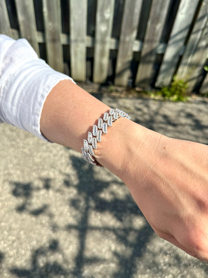 15mm Paisley Baguette VVS Moissanite Cuban Bracelet | S925 | 18K White Gold ⚜️