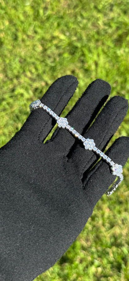 Floral Cluster Moissanite Tennis Bracelet | 925 Silver | 18K White Gold⚜️