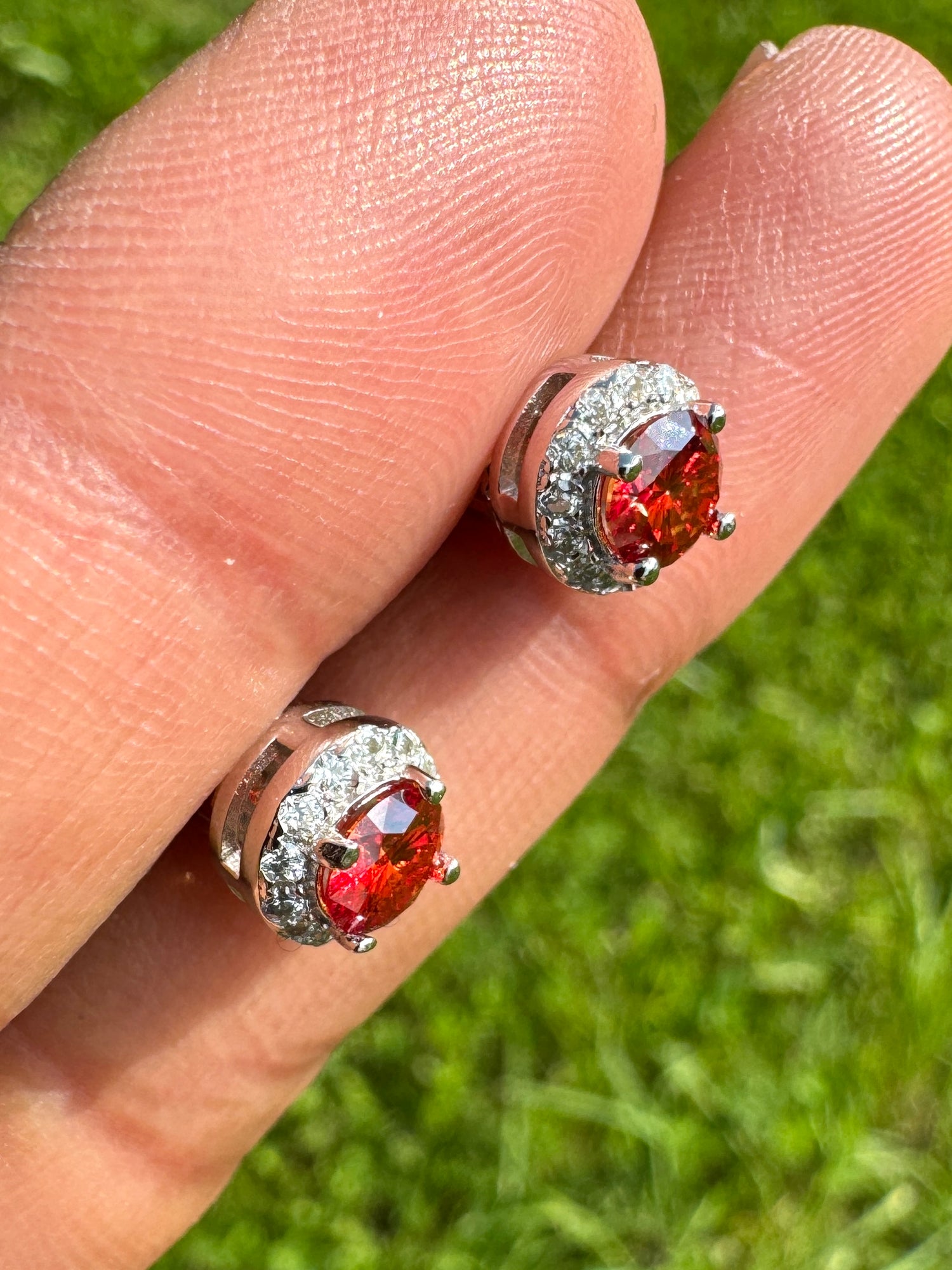 Red Aura Moissanite Earrings💎