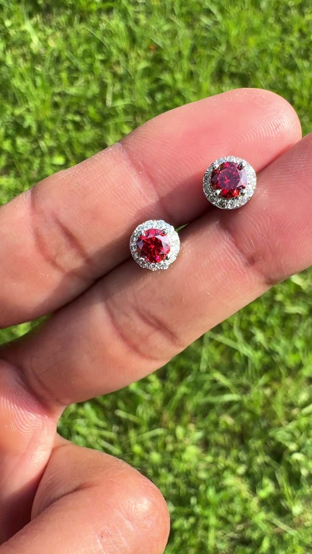 Red Aura Moissanite Earrings💎